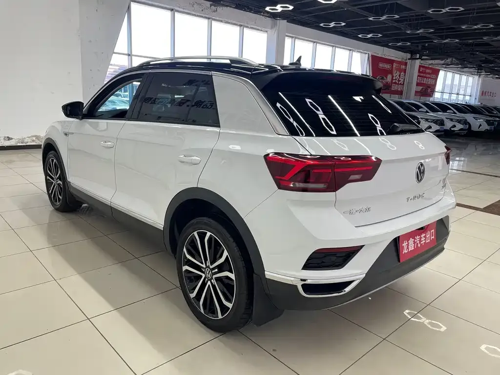 Volkswagen T-Roc — фото 4