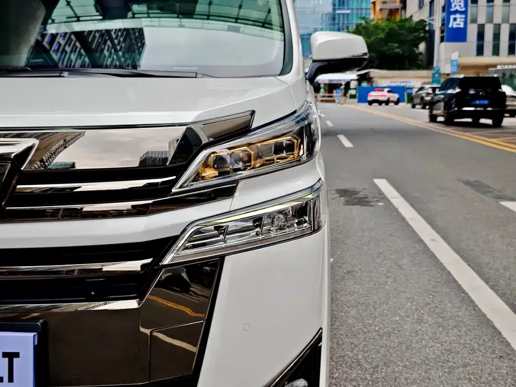 Toyota Vellfire 2021 из CN, фото 2