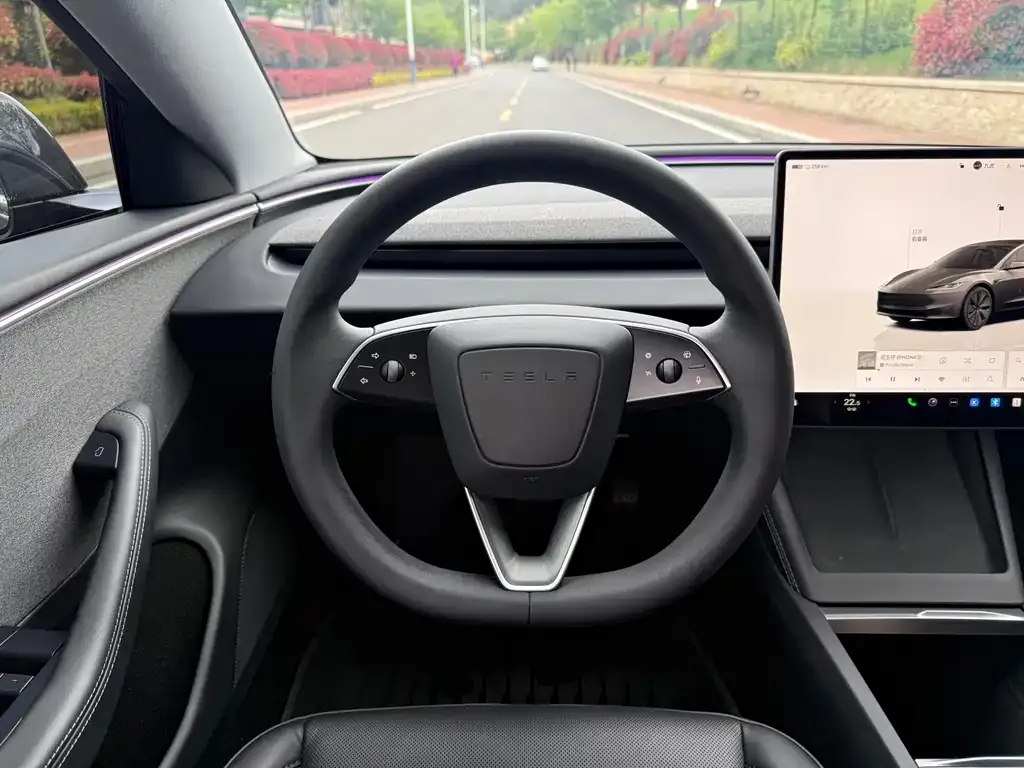 Tesla Model 3 — фото 2