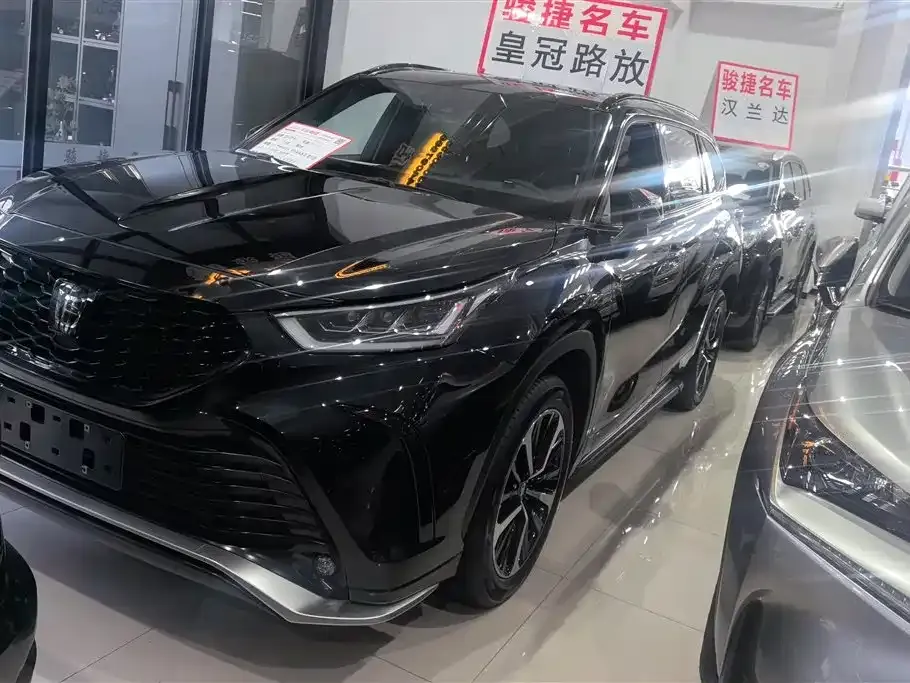 Toyota Crown Kluger