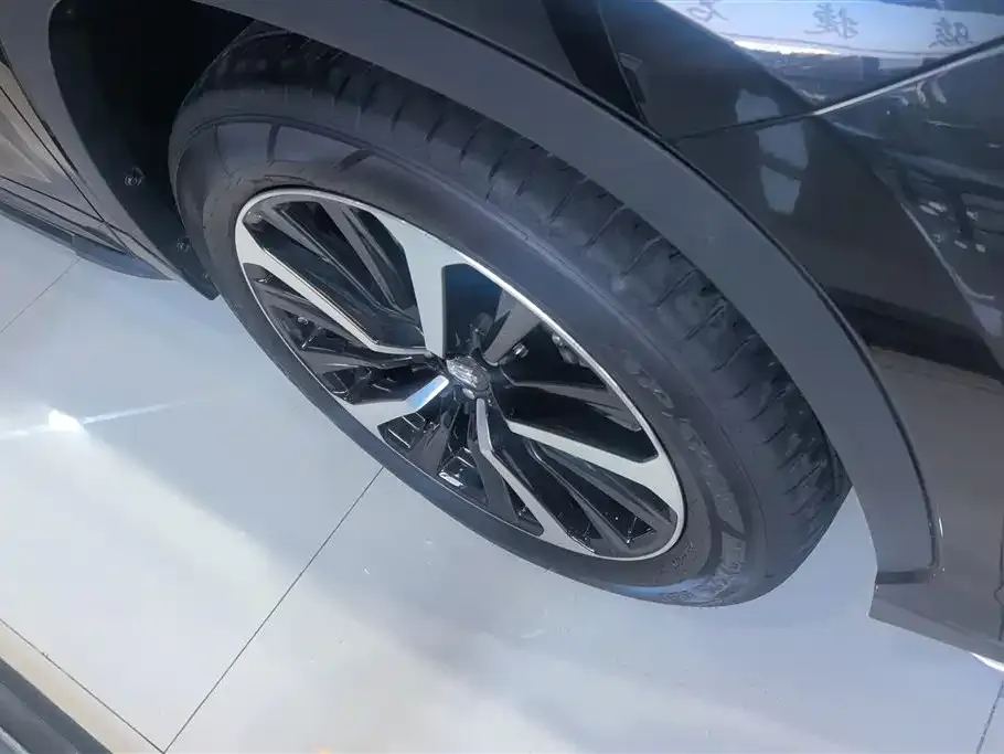 Toyota Crown Kluger 2023 из CN, фото 3