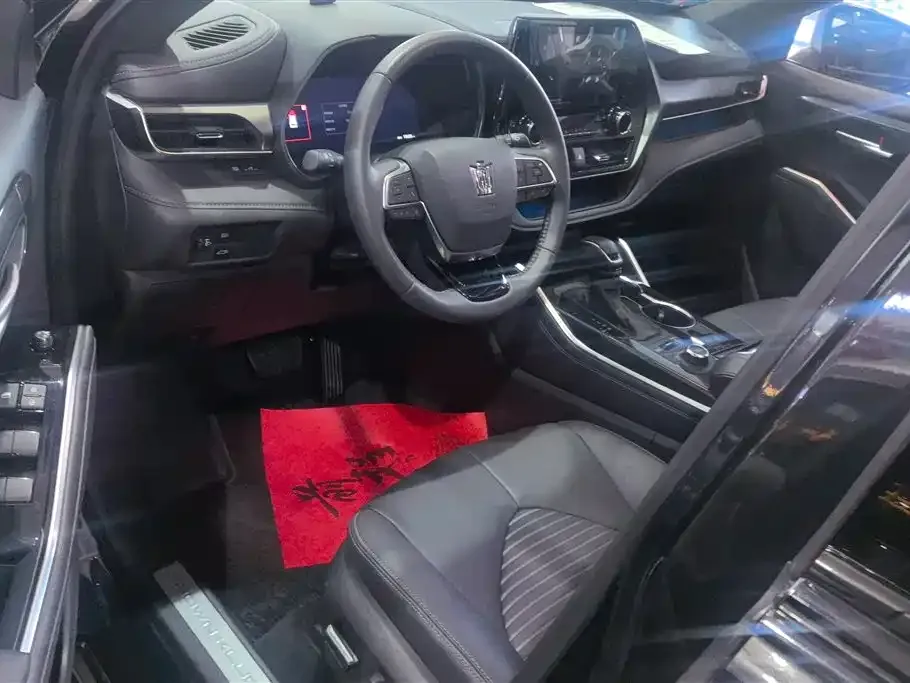 Toyota Crown Kluger 2023 из CN, фото 8