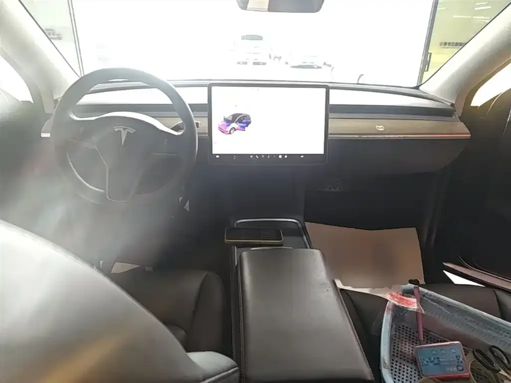 Tesla Model Y — фото 2