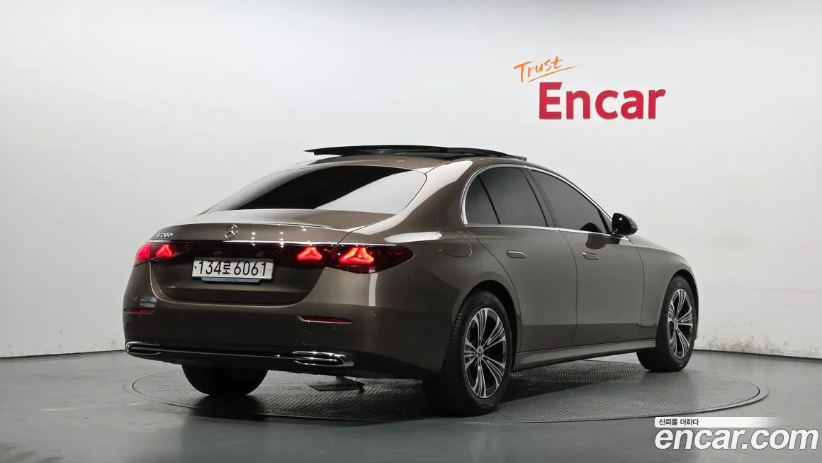 Mercedes-Benz E-Class 2024 из KR, фото 4