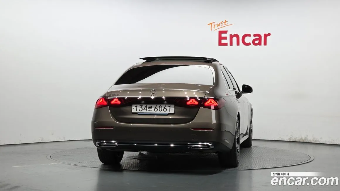 Mercedes-Benz E-Class 2024 из KR, фото 2