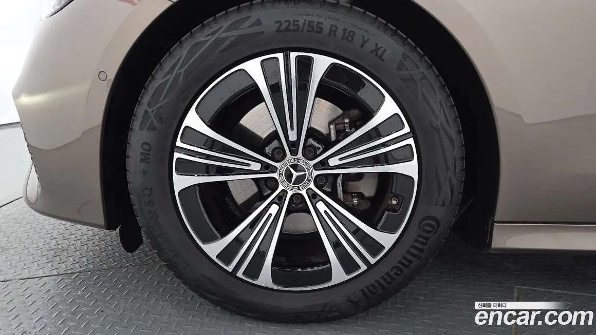 Mercedes-Benz E-Class 2024 из KR, фото 8