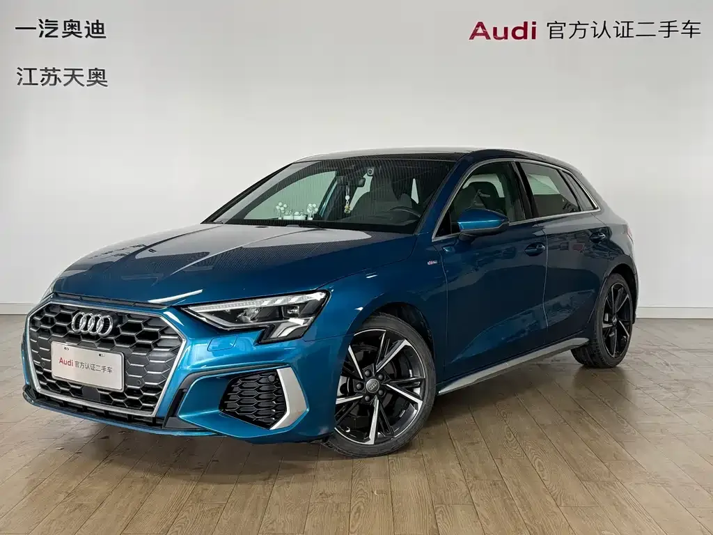 Audi A3 — фото 1