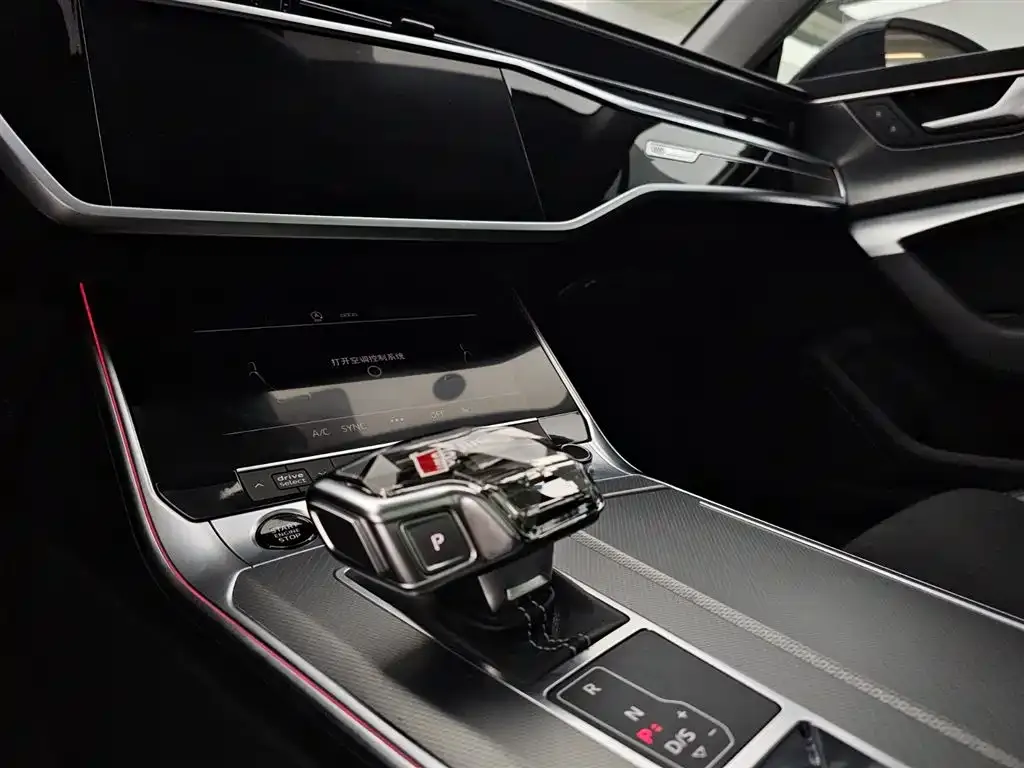 Audi A7L — фото 8