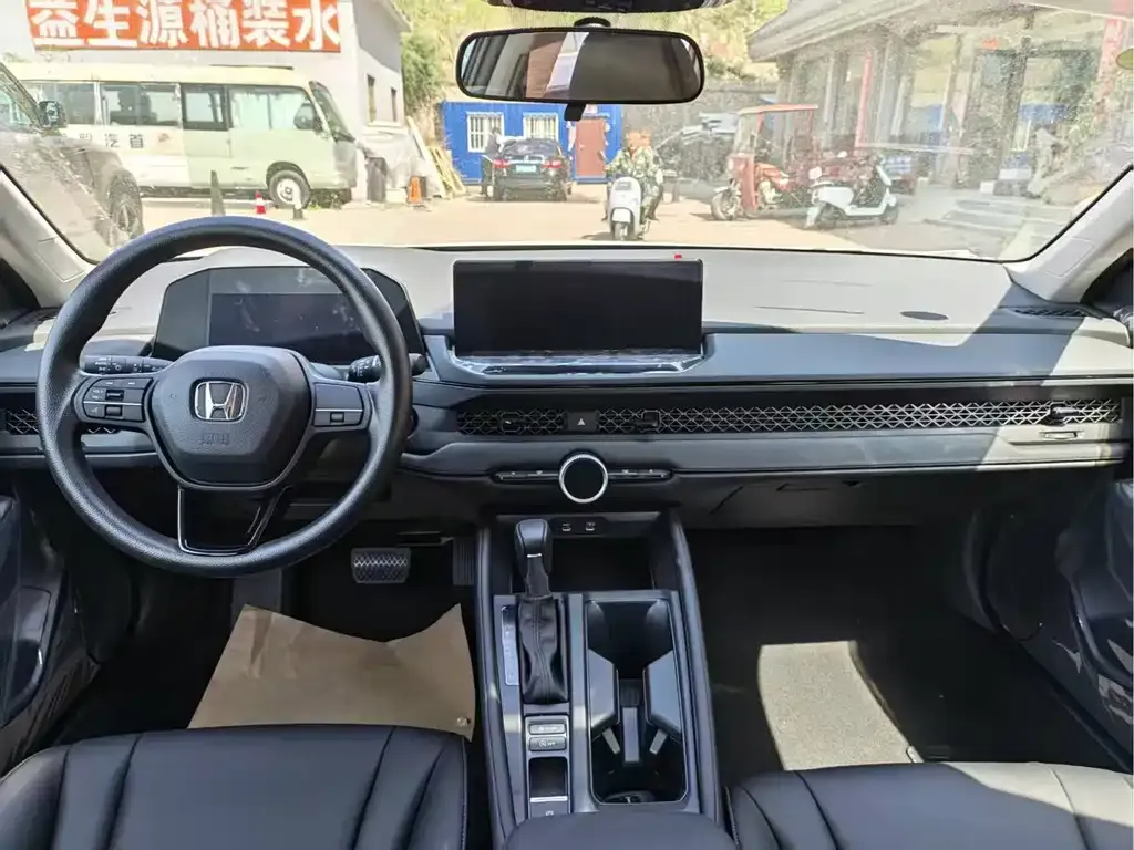 Honda Accord — фото 8