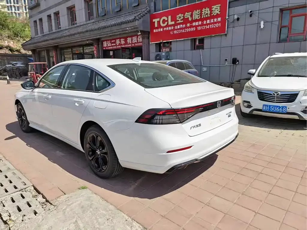 Honda Accord — фото 6
