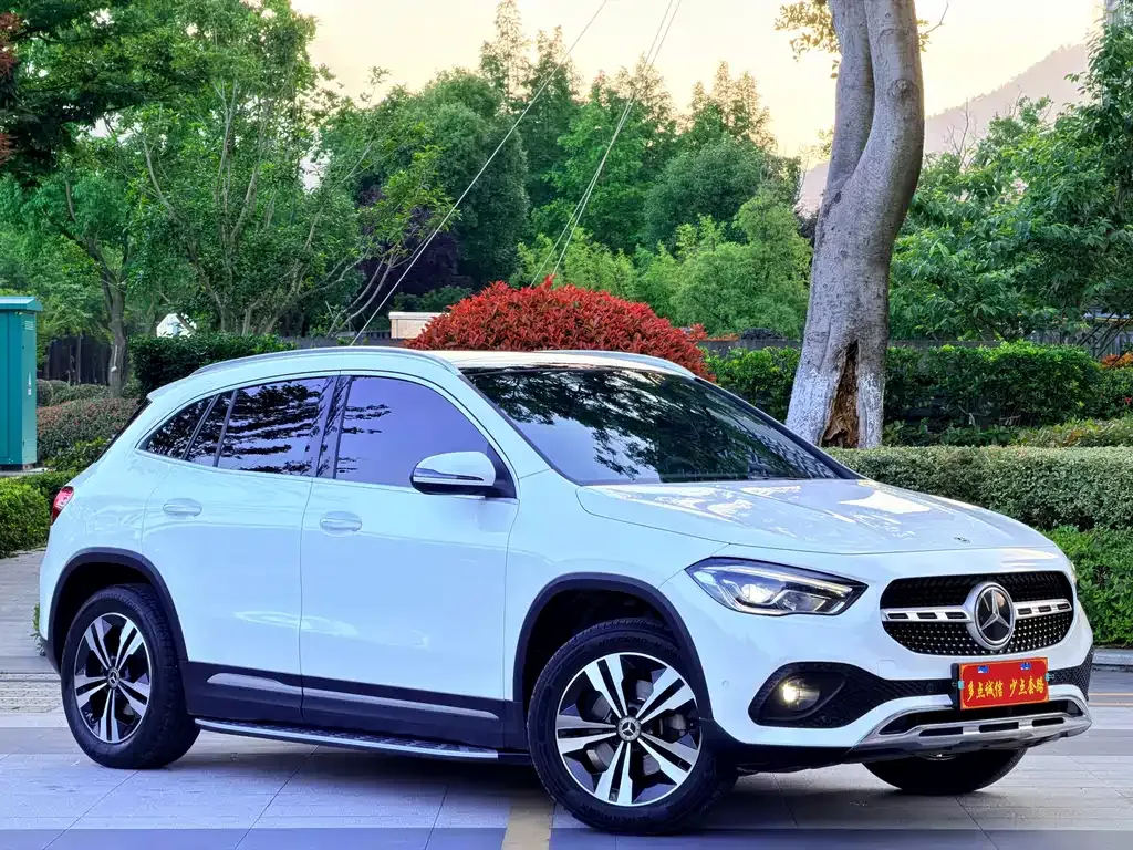 Mercedes-Benz GLA — фото 1