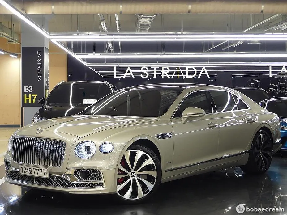 Bentley Flying Spur 2023 из KR, фото 5