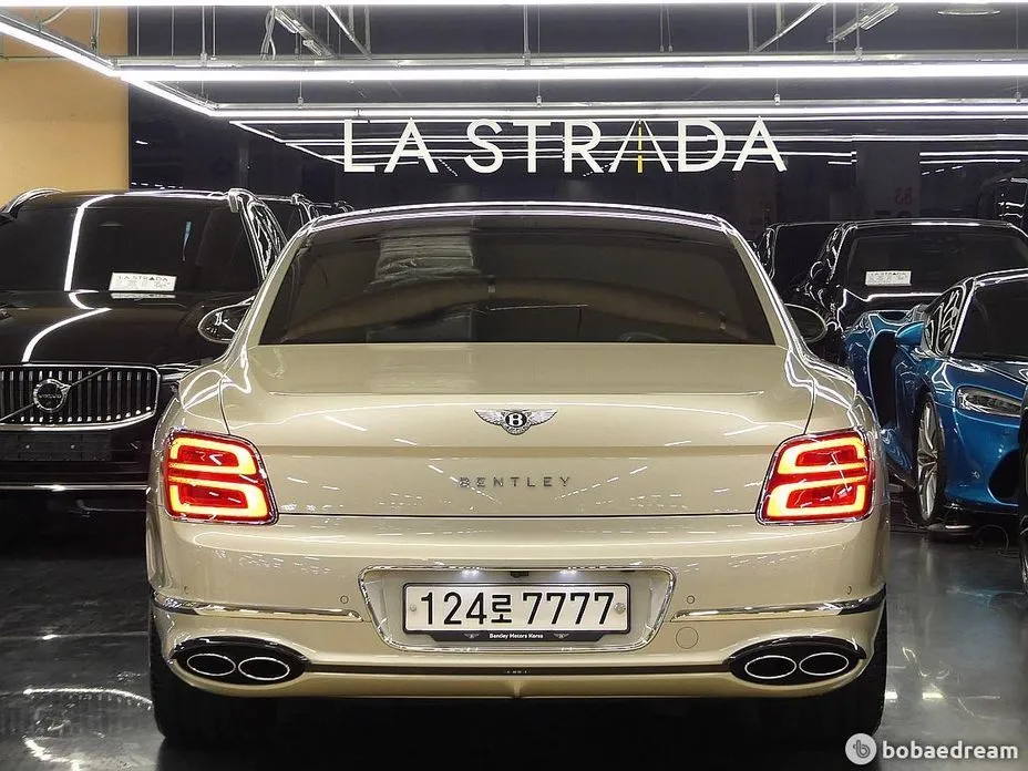 Bentley Flying Spur 2023 из KR, фото 3