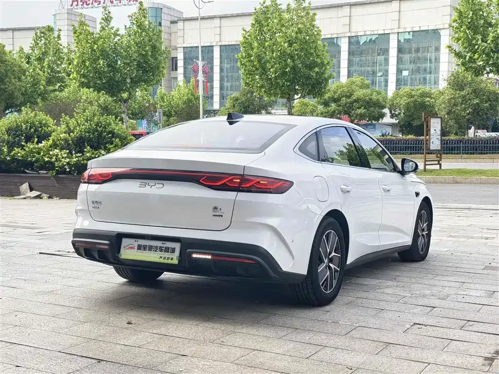 BYD Qin L — фото 8