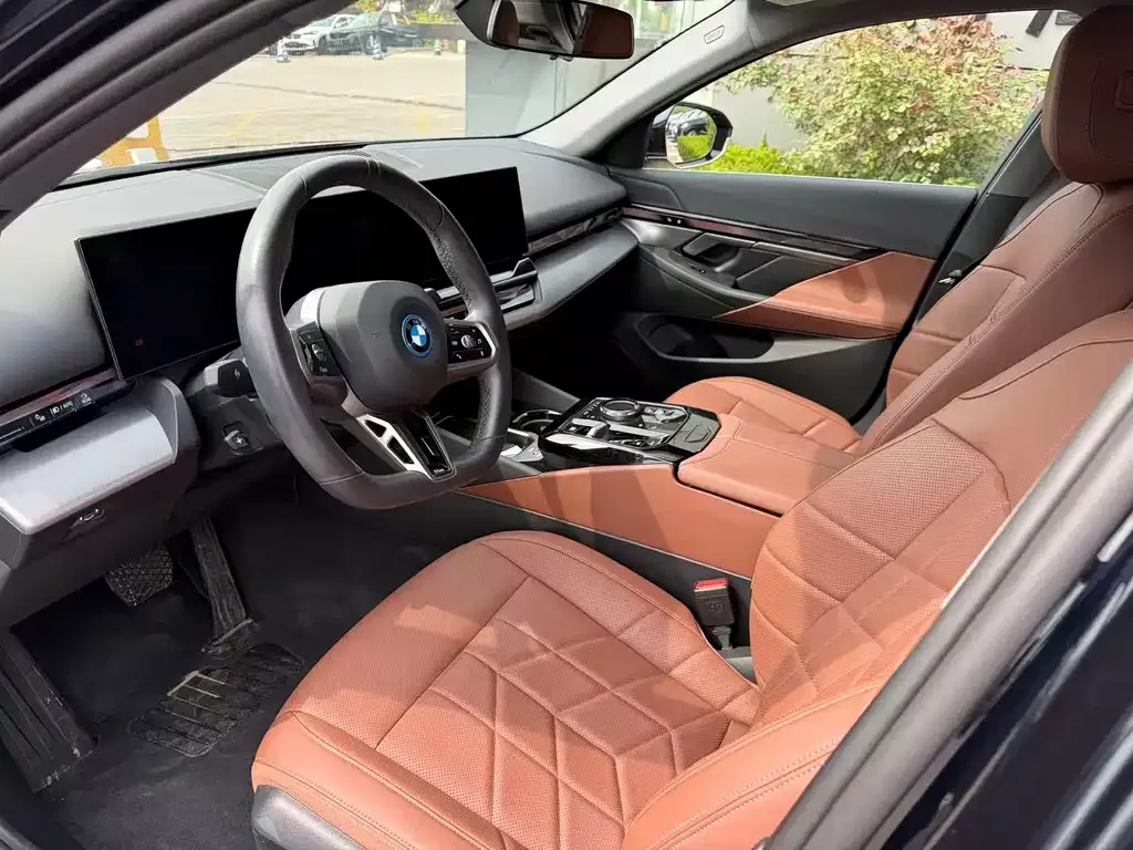 BMW i5 2025 из CN, фото 10