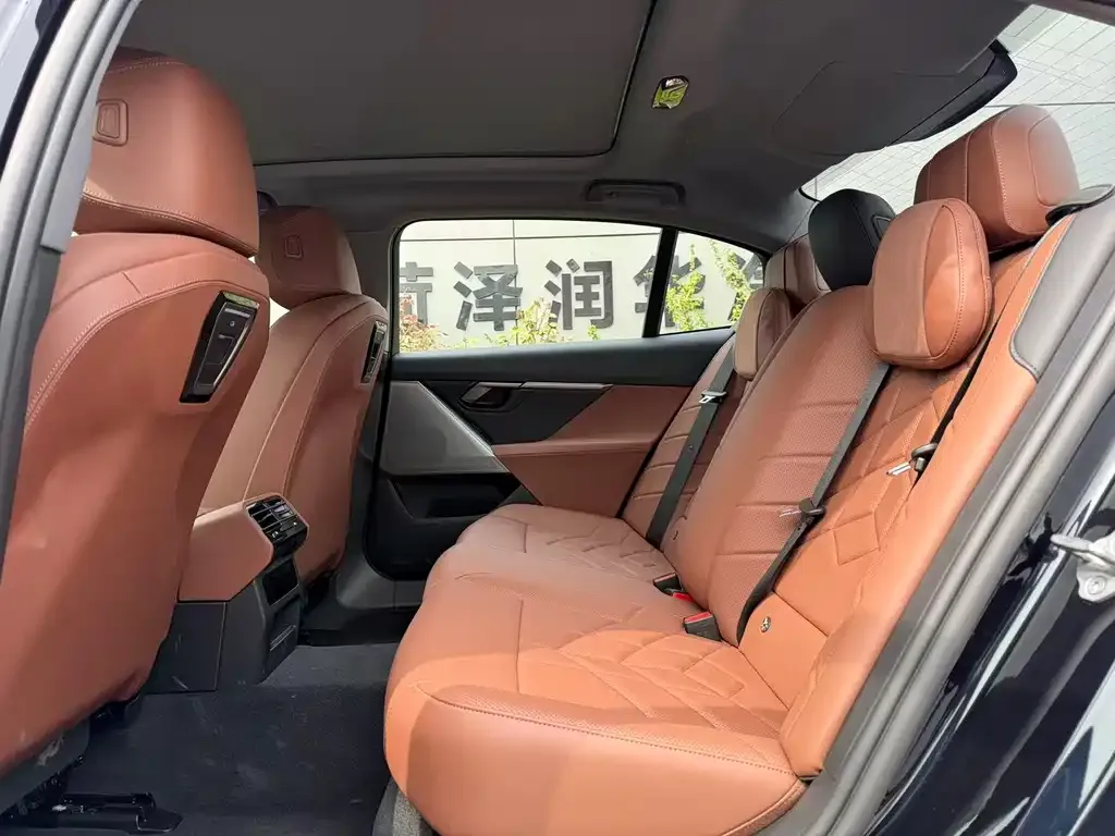 BMW i5 2025 из CN, фото 3