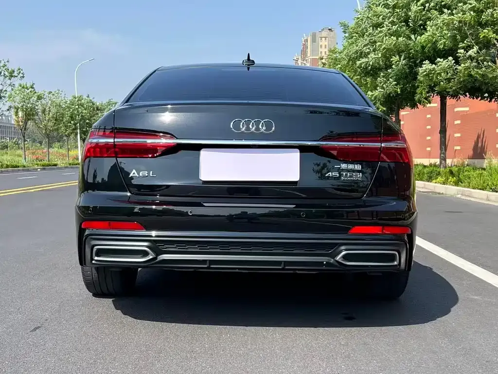 Audi A6L — фото 10