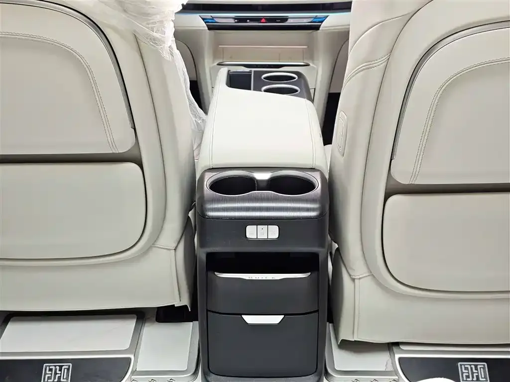 Buick GL8 Hybrid — фото 2