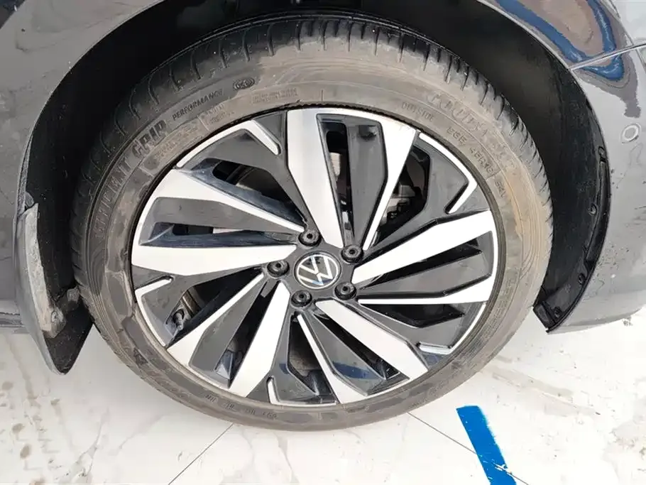 Volkswagen Passat — фото 9