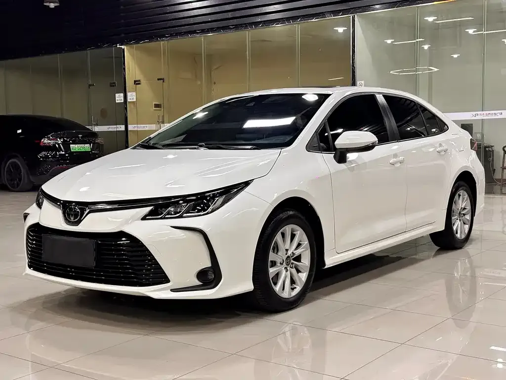 Toyota Corolla — фото 1
