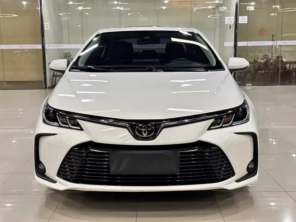 Toyota Corolla — фото 3