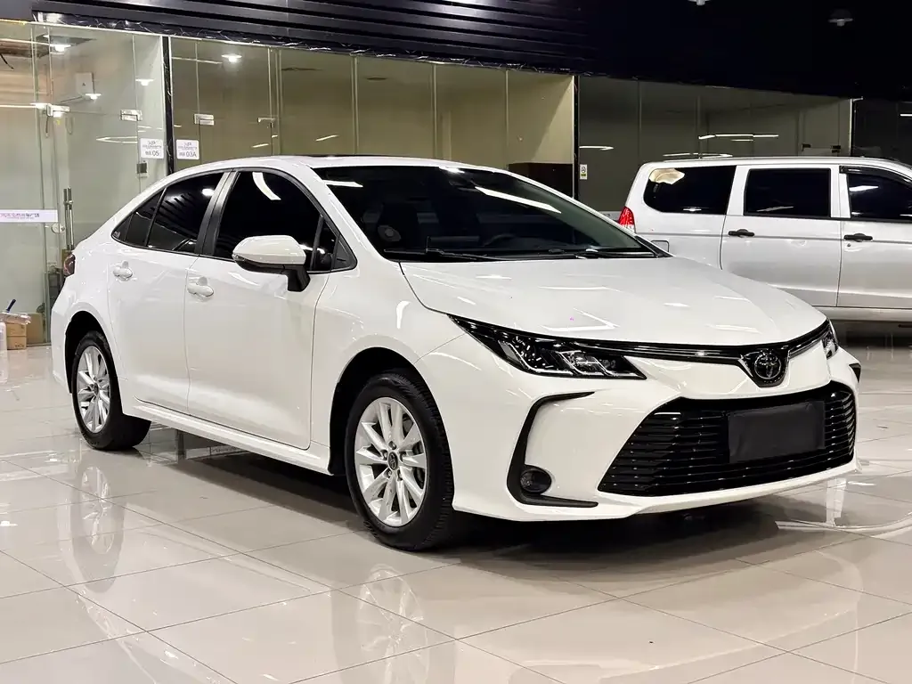Toyota Corolla — фото 5