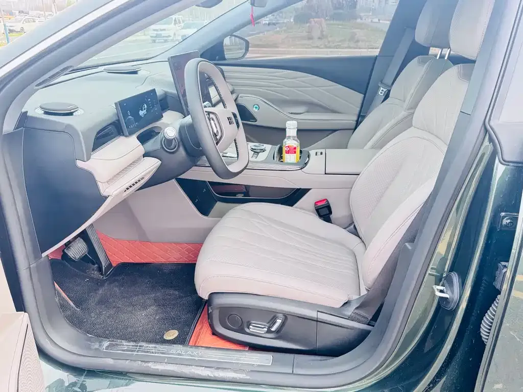 Geely Galaxy Xingyao 8 2025 из CN, фото 5