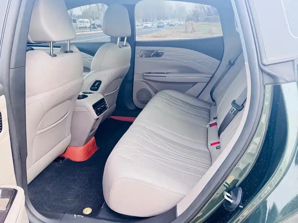 Geely Galaxy Xingyao 8 2025 из CN, фото 3