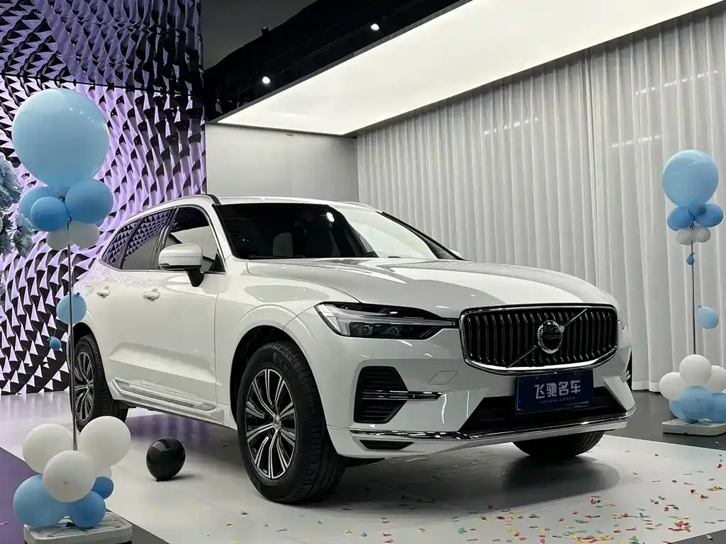 Volvo XC60 — фото 10