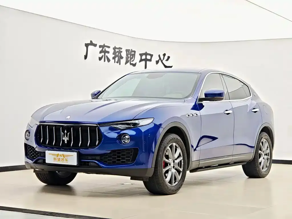 Maserati Levante — фото 1