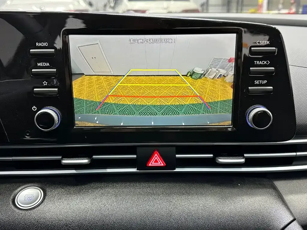 Hyundai Elantra — фото 9