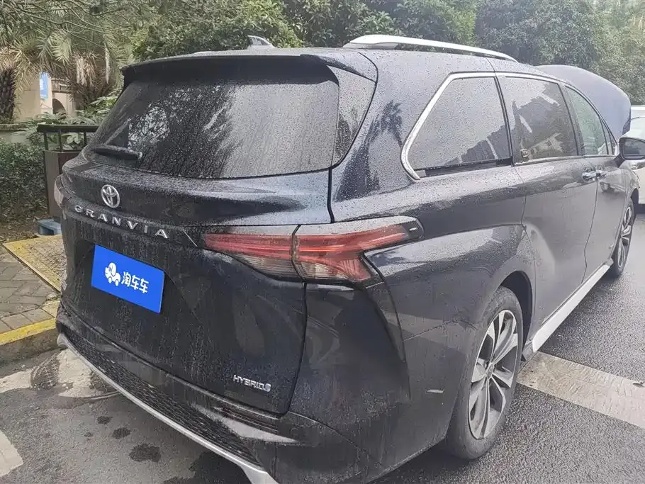 Toyota Granvia 2023 из CN, фото 9