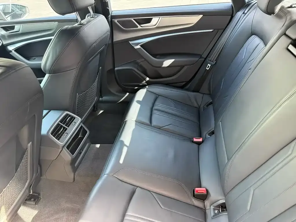 Audi A7 — фото 2
