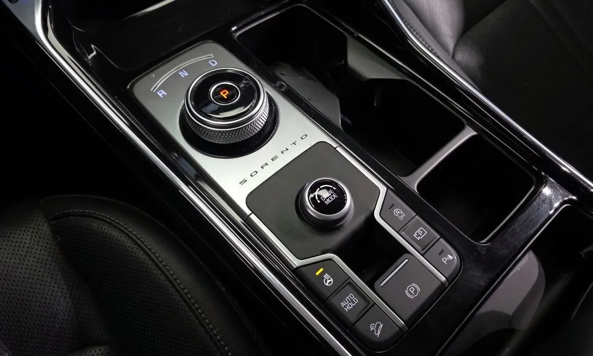 Kia Sorento — фото 5