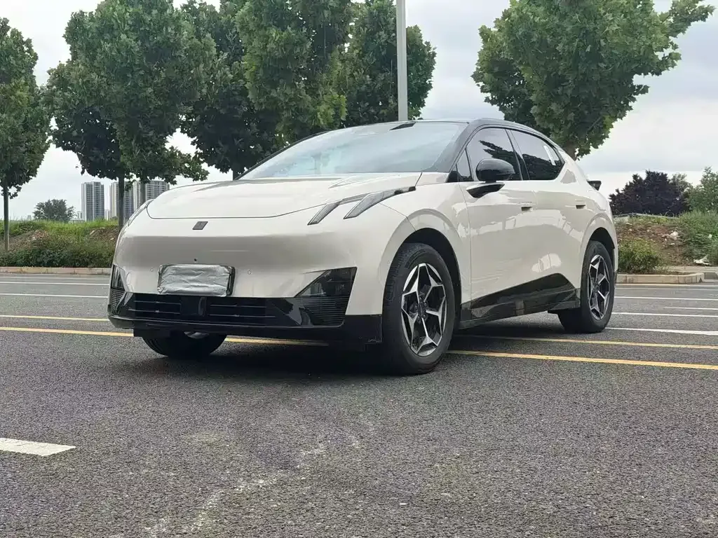 Lynk & Co Z20