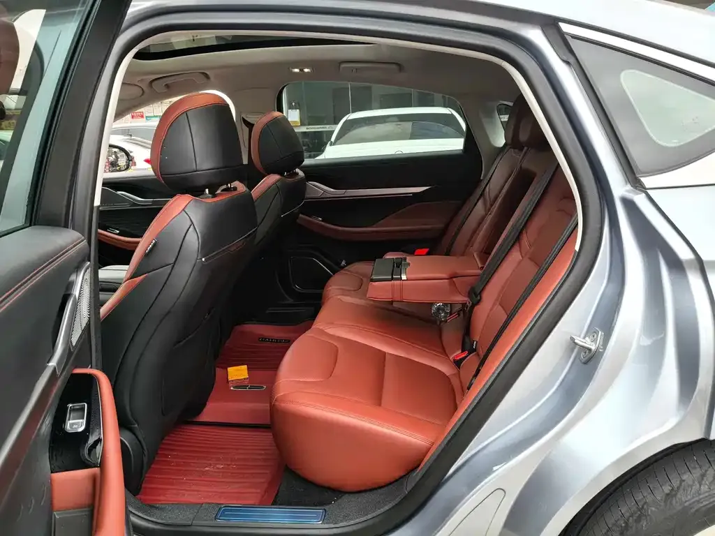 Lincoln Z 2023 из CN, фото 3