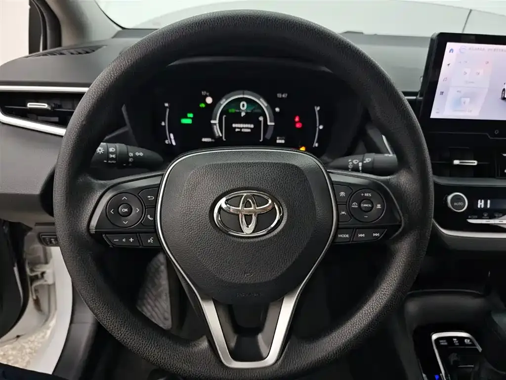 Toyota Corolla — фото 9