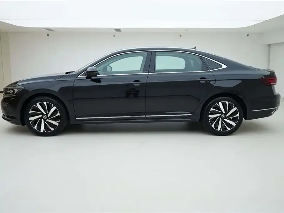 Volkswagen Passat — фото 5