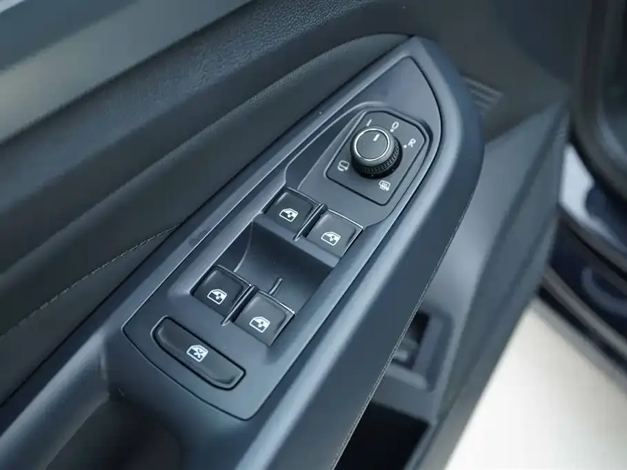 Volkswagen Passat — фото 3