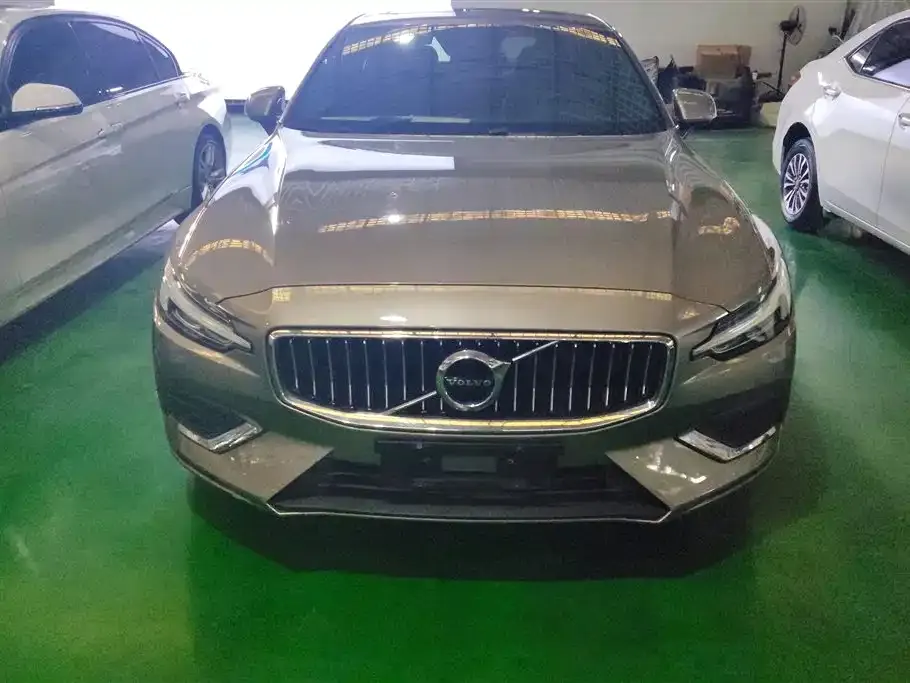 Volvo S60 2021 из CN, фото 4