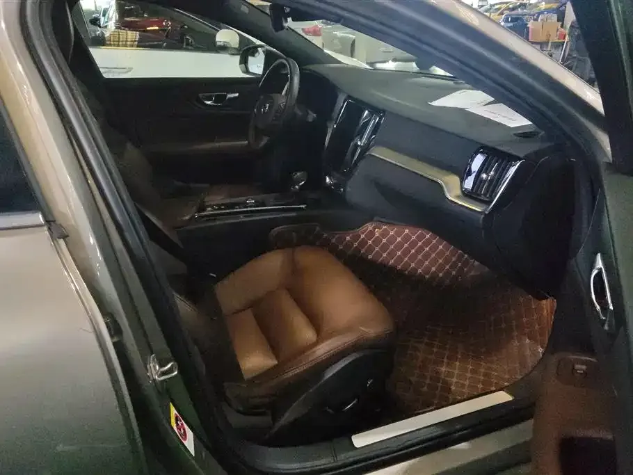 Volvo S60 2021 из CN, фото 2