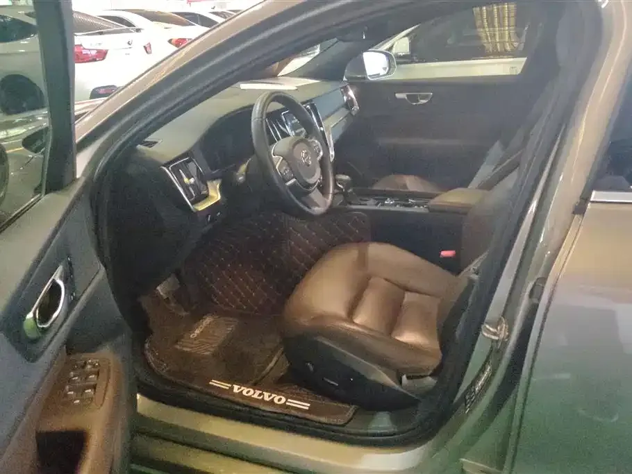 Volvo S60 2021 из CN, фото 5