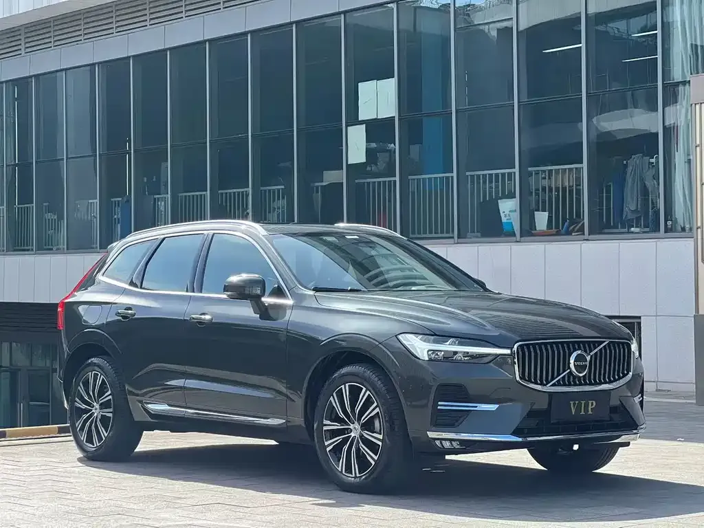 Volvo XC60 — фото 8