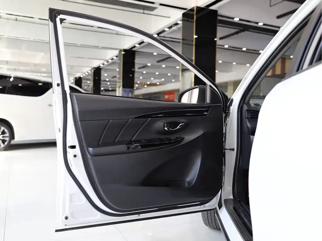 Toyota Yaris L 2022 из CN, фото 10
