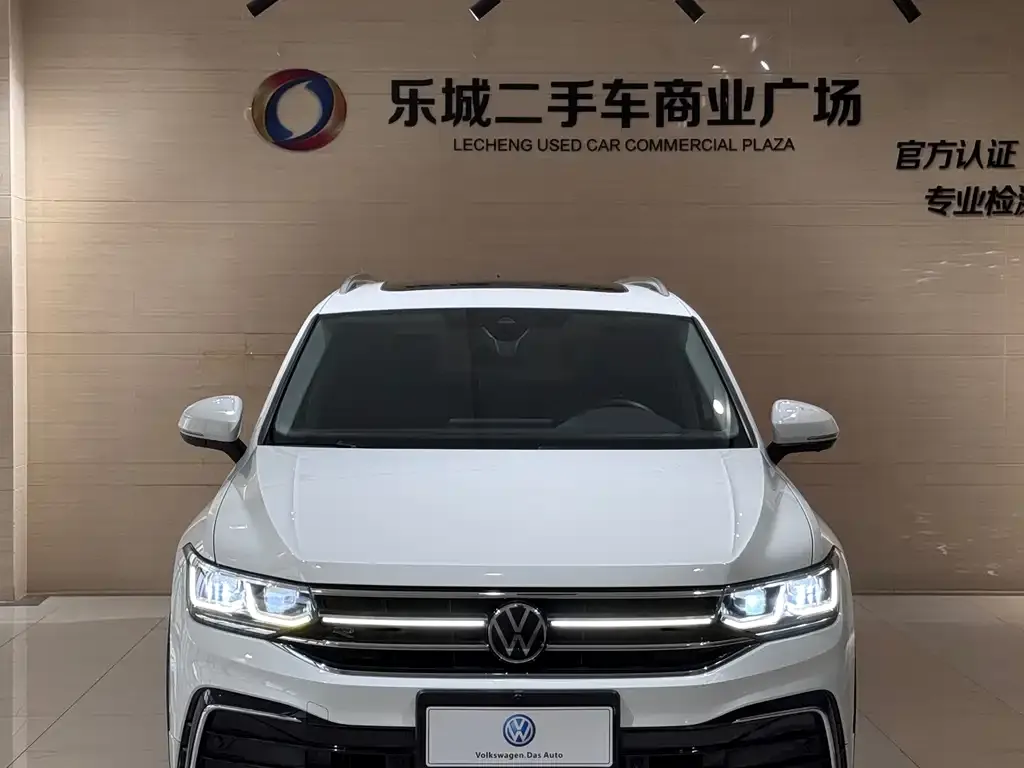 Volkswagen Tiguan L — фото 2