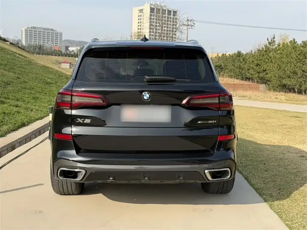 BMW X5 (Import) — фото 2