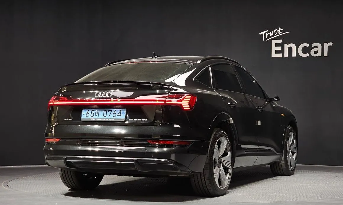 Audi e-tron 2023 из KR, фото 5