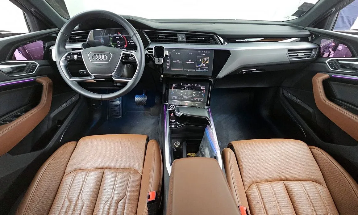 Audi e-tron 2023 из KR, фото 3