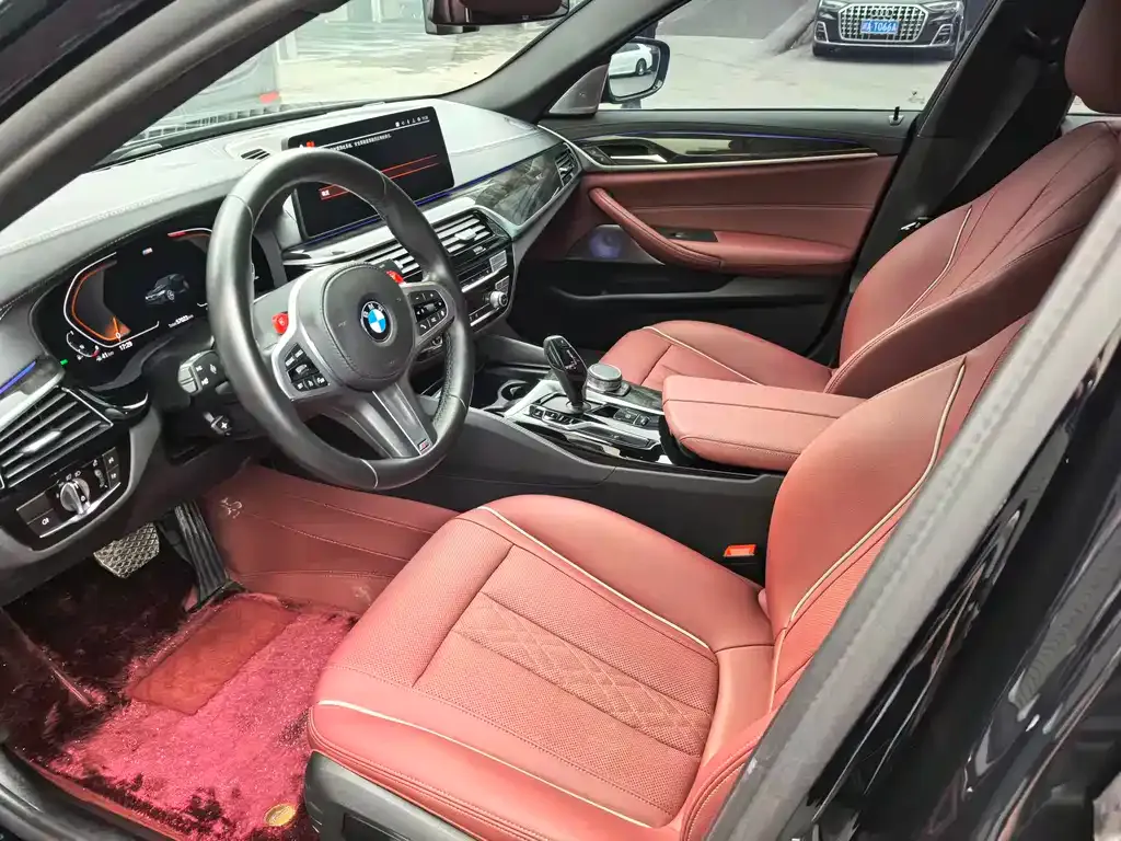 BMW 5 Series 2021 из CN, фото 5