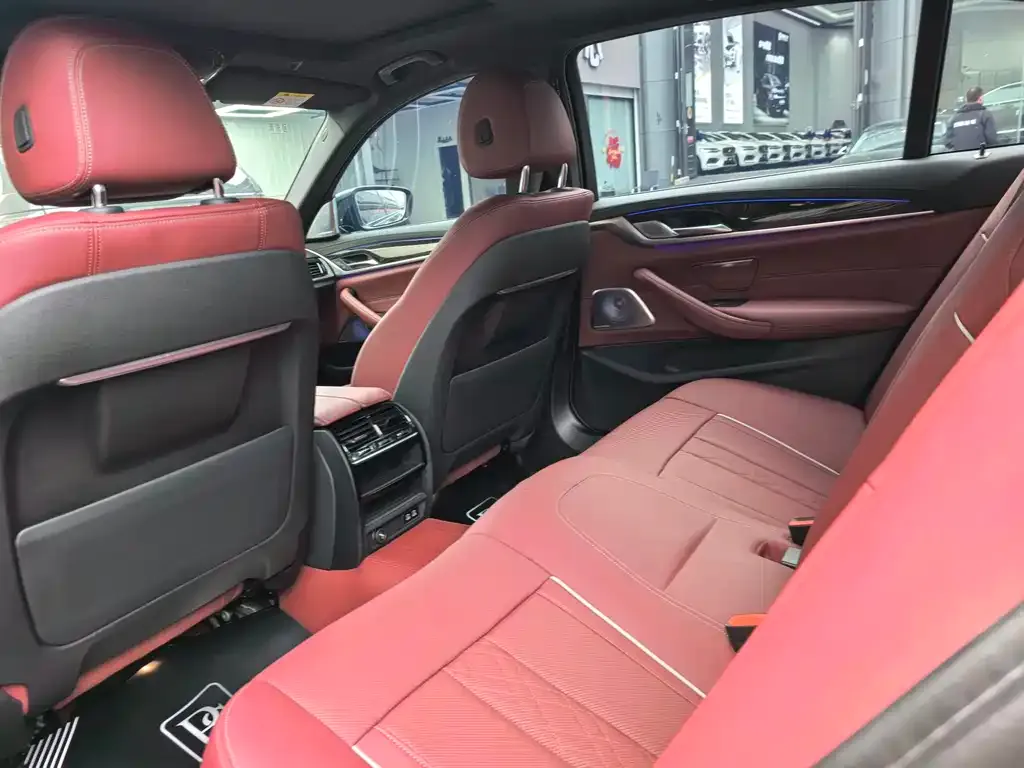 BMW 5 Series 2021 из CN, фото 6